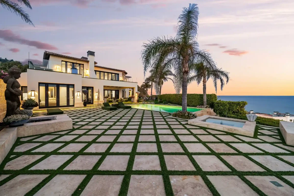 Beachfront villa on the sand at Carbon Beach