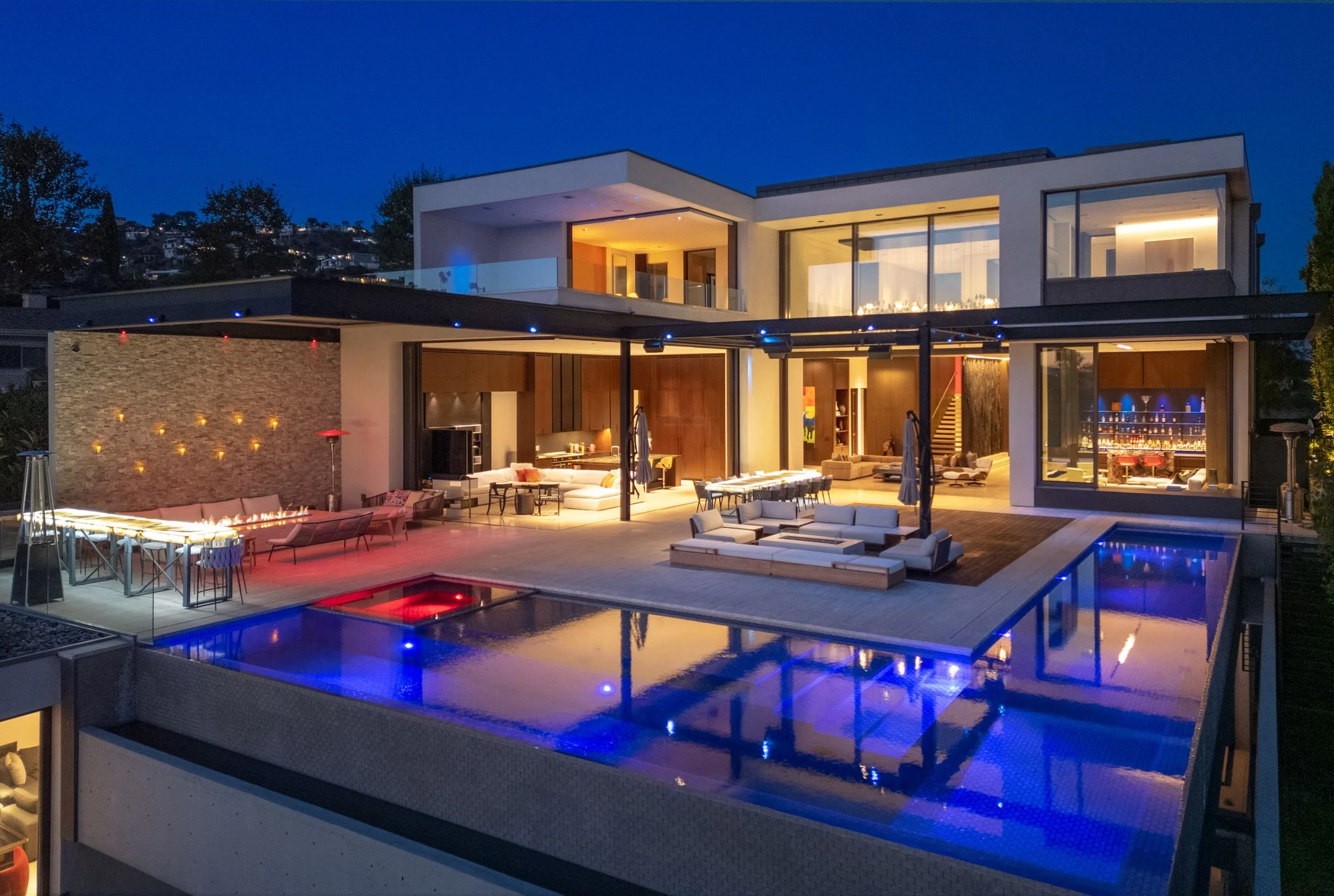 Collina Royale villa with infinity pool over the Hollywood Hills